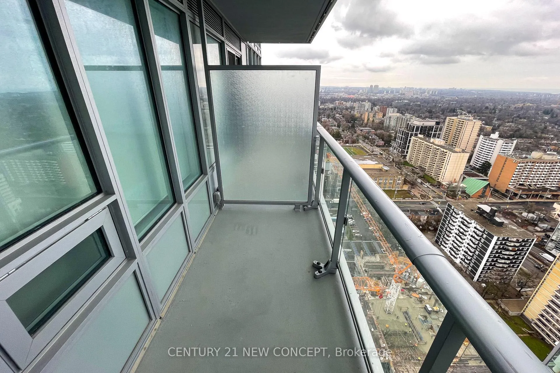 Photo 21 of Unit 3305, 99 Broadway Avenue, Toronto, Mount Pleasant West — HOMEH
