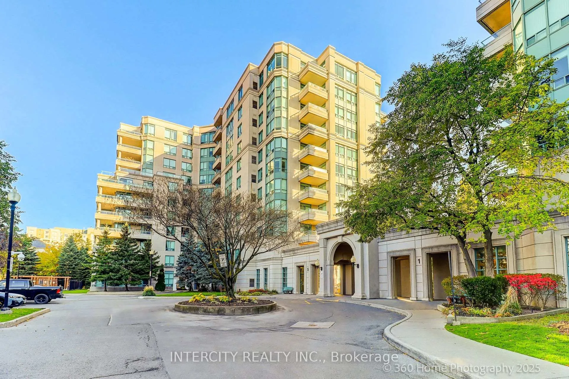 Front of Unit 703, 5 Emerald Lane