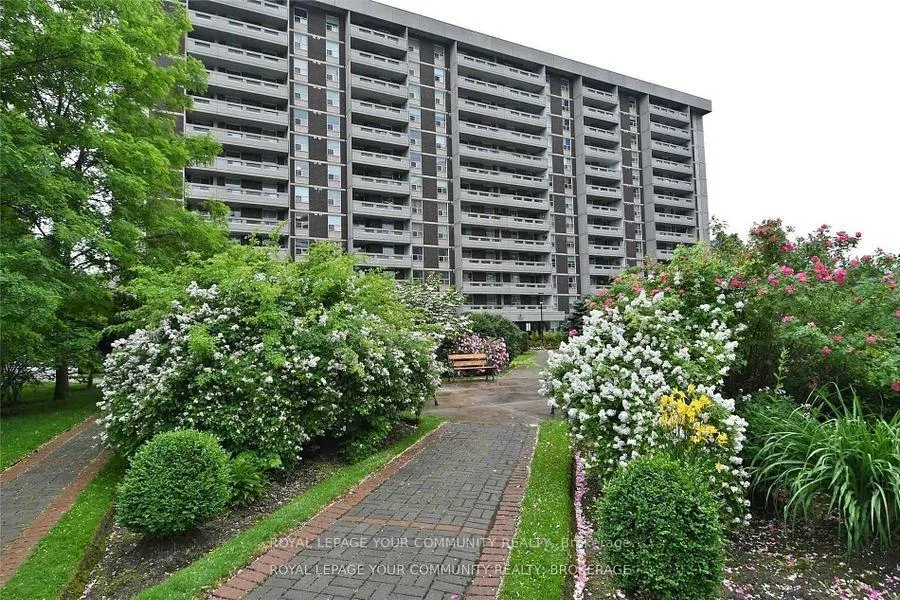 Front of Unit 1004, 50 Inverlochy Boulevard