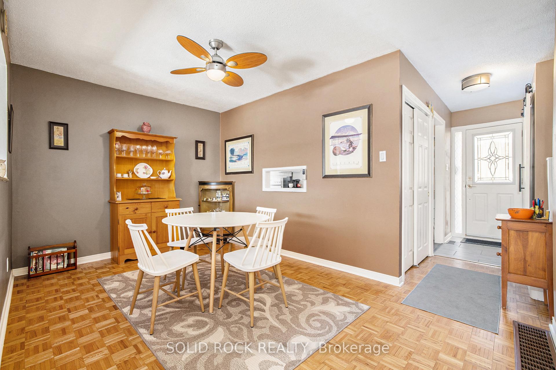 Photo 10 of 13 Carmichael Court, Ottawa, Kanata - Beaverbrook — HOMEH