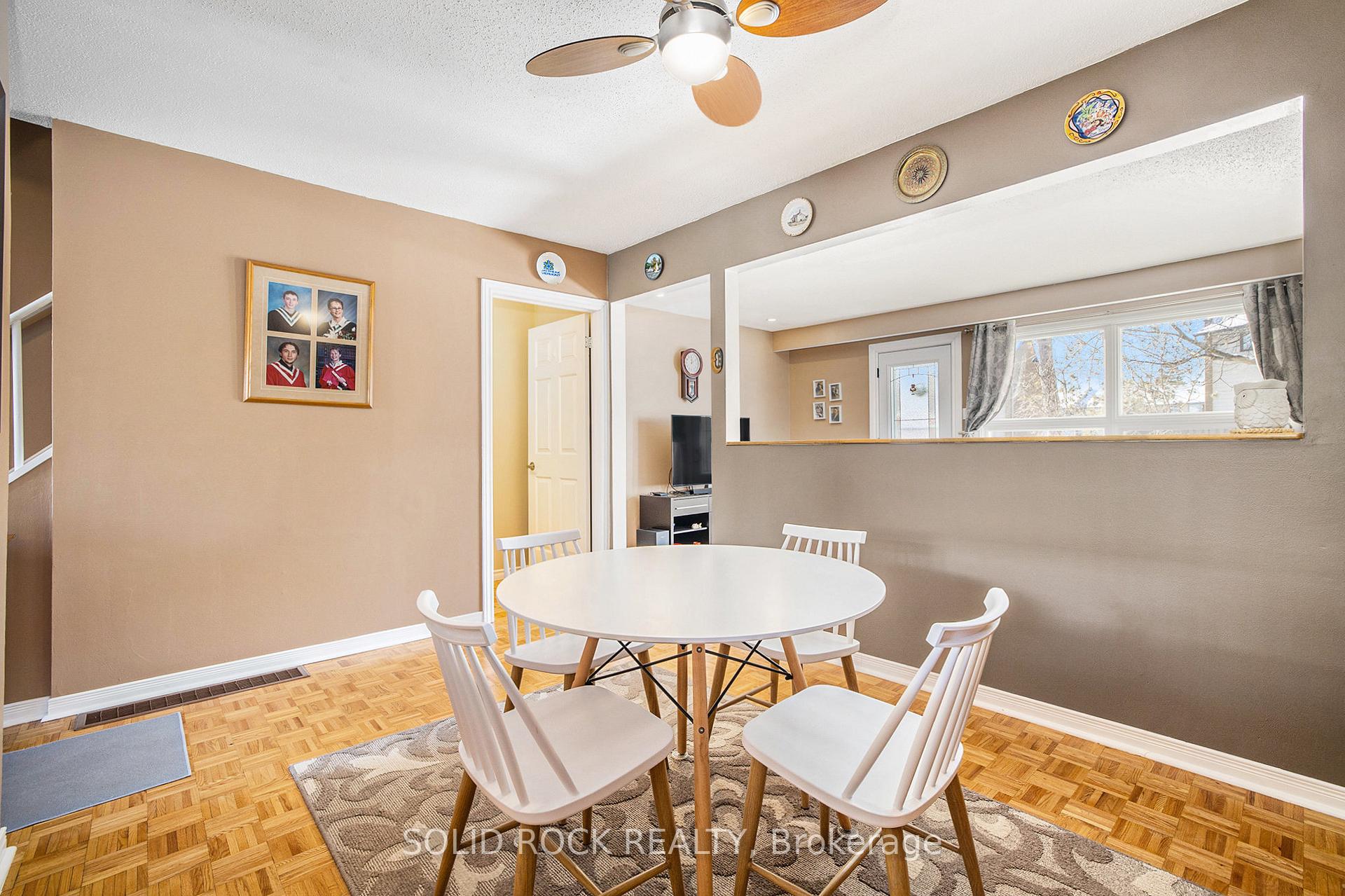Photo 11 of 13 Carmichael Court, Ottawa, Kanata - Beaverbrook — HOMEH