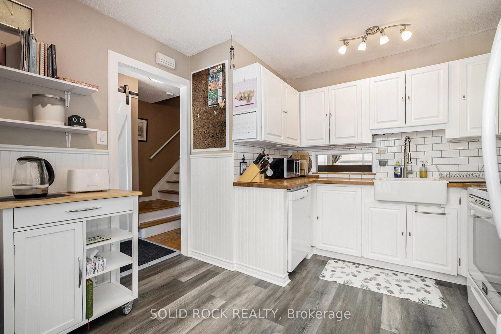 Photo 14 of 13 Carmichael Court, Ottawa, Kanata - Beaverbrook — HOMEH