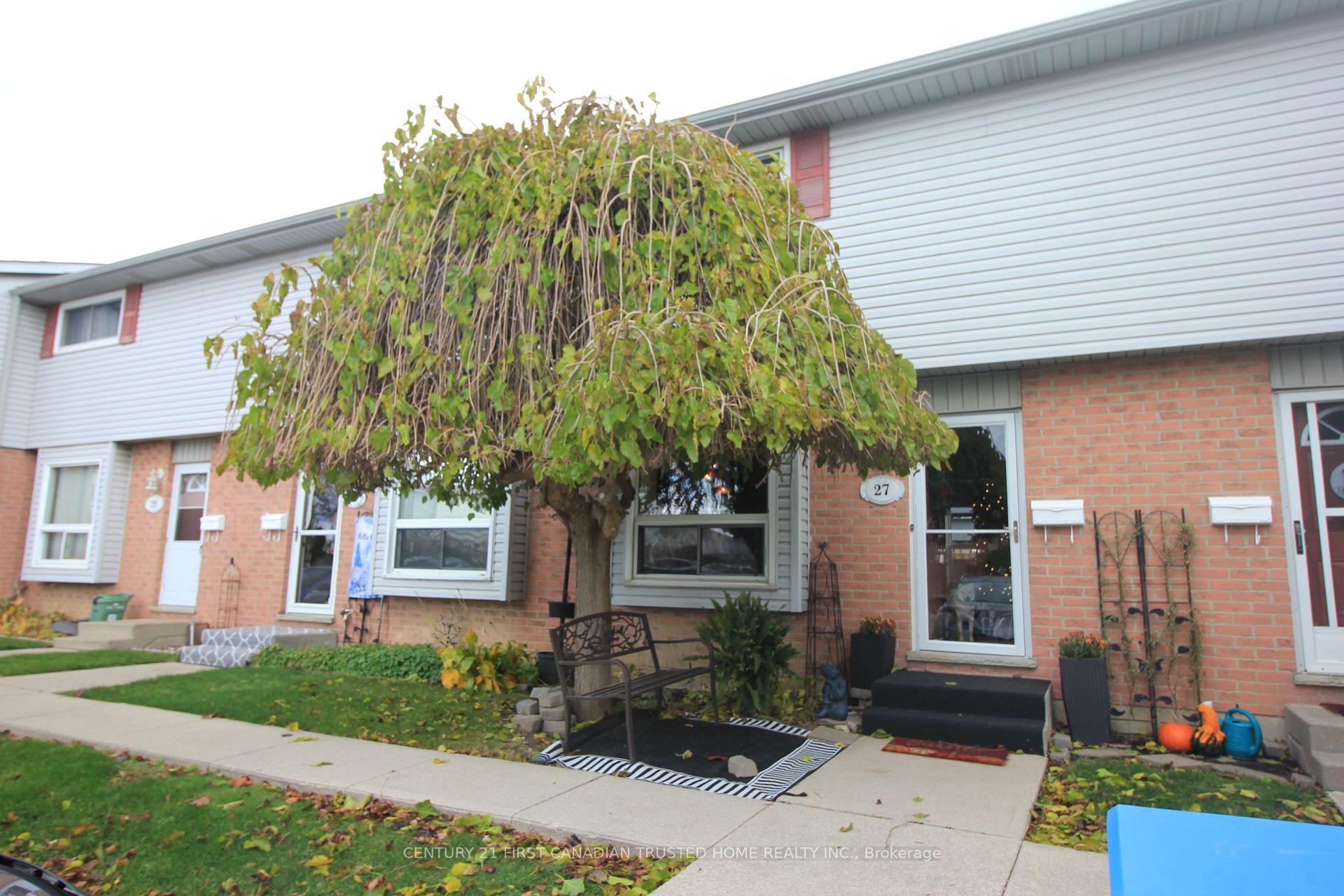 Front of Unit 27, 1430 Jalna Boulevard