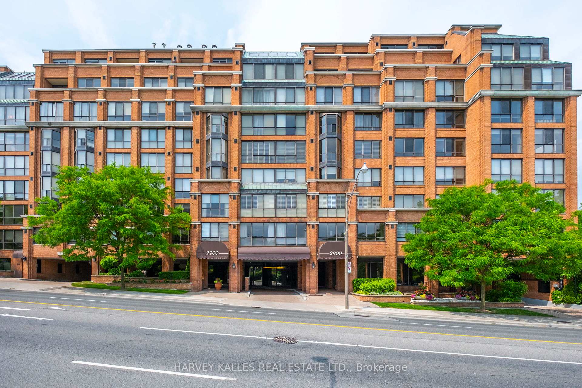 Photo 3 of Unit 702, 2900 Yonge Street, Toronto, Lawrence Park South — HOMEH