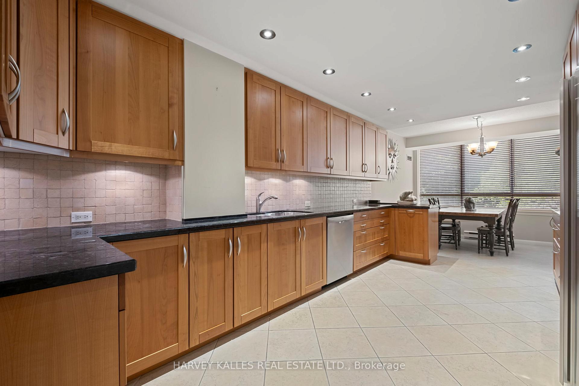Photo 18 of Unit 702, 2900 Yonge Street, Toronto, Lawrence Park South — HOMEH