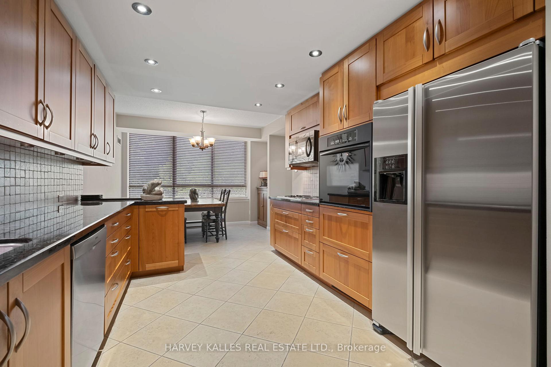 Photo 19 of Unit 702, 2900 Yonge Street, Toronto, Lawrence Park South — HOMEH