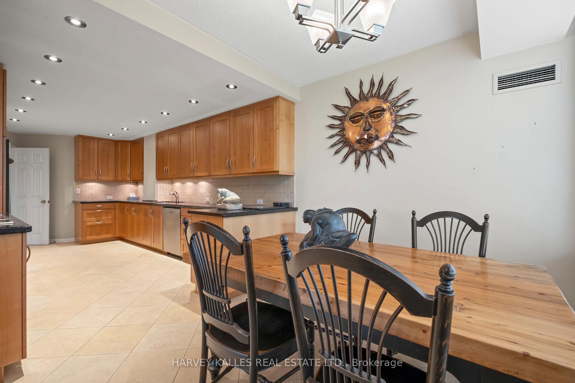 Photo 21 of Unit 702, 2900 Yonge Street, Toronto, Lawrence Park South — HOMEH