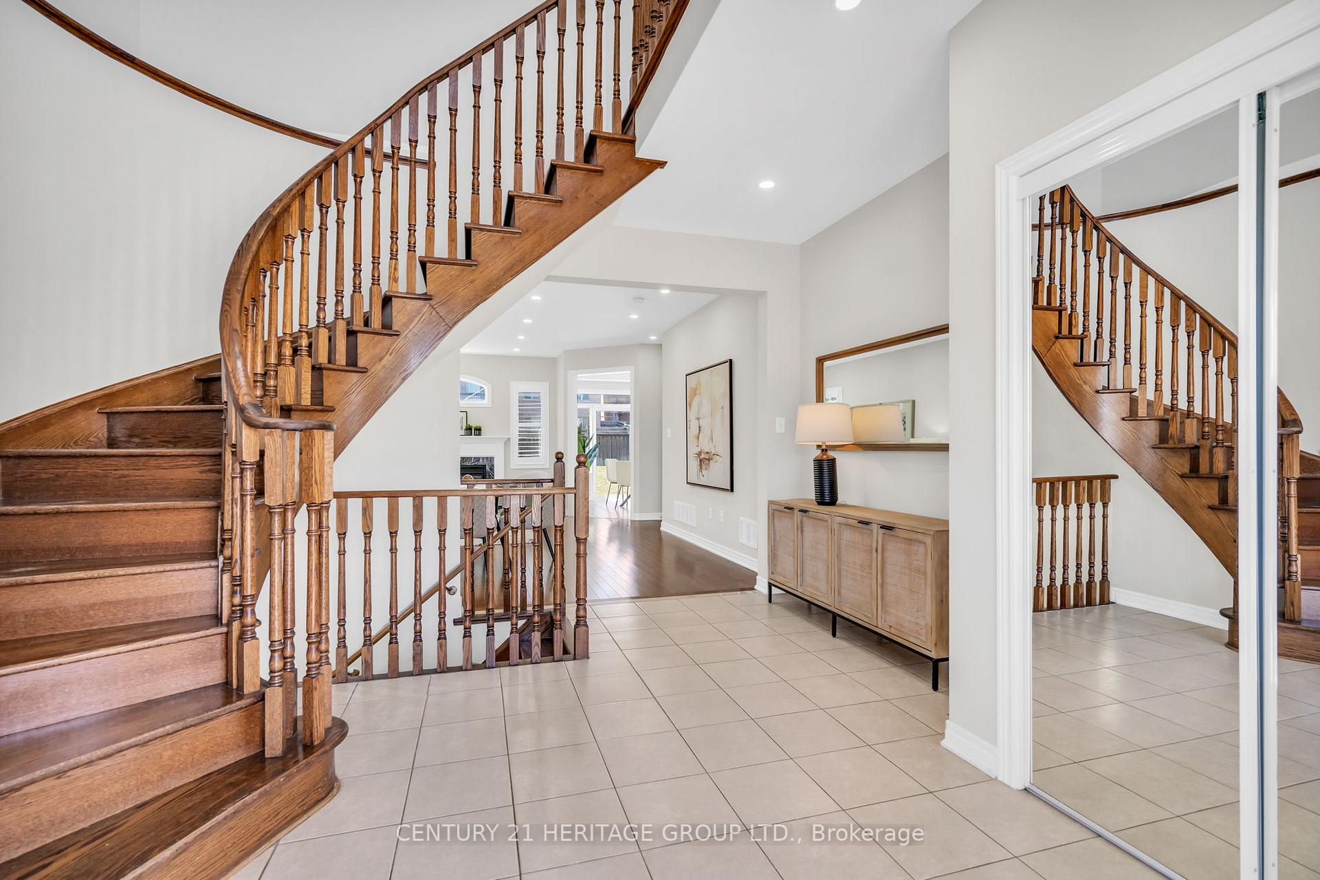 Photo 2 of 406 Mavrinac Boulevard, Aurora, Bayview Northeast — HOMEH