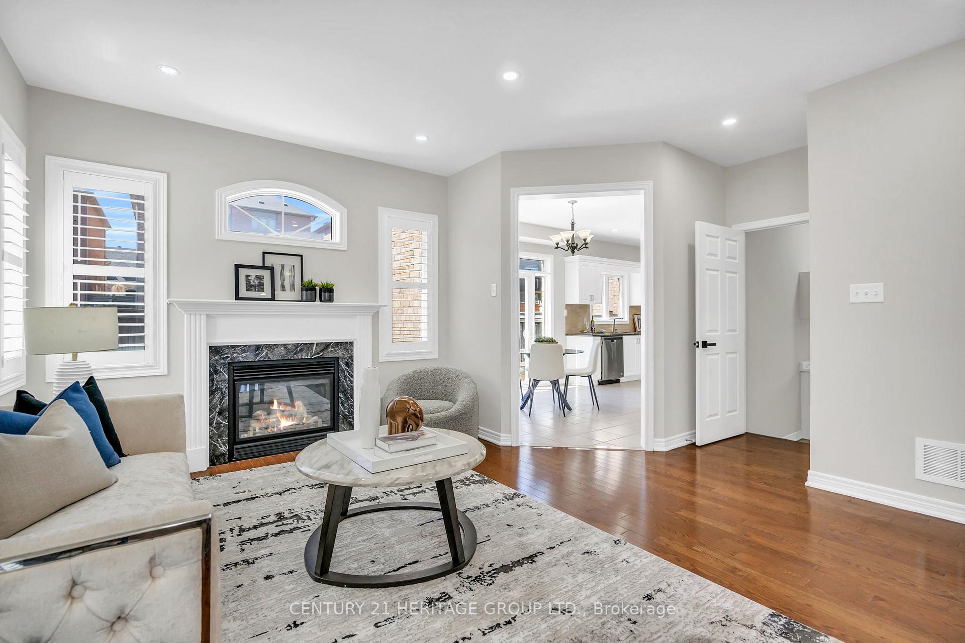 Photo 5 of 406 Mavrinac Boulevard, Aurora, Bayview Northeast — HOMEH