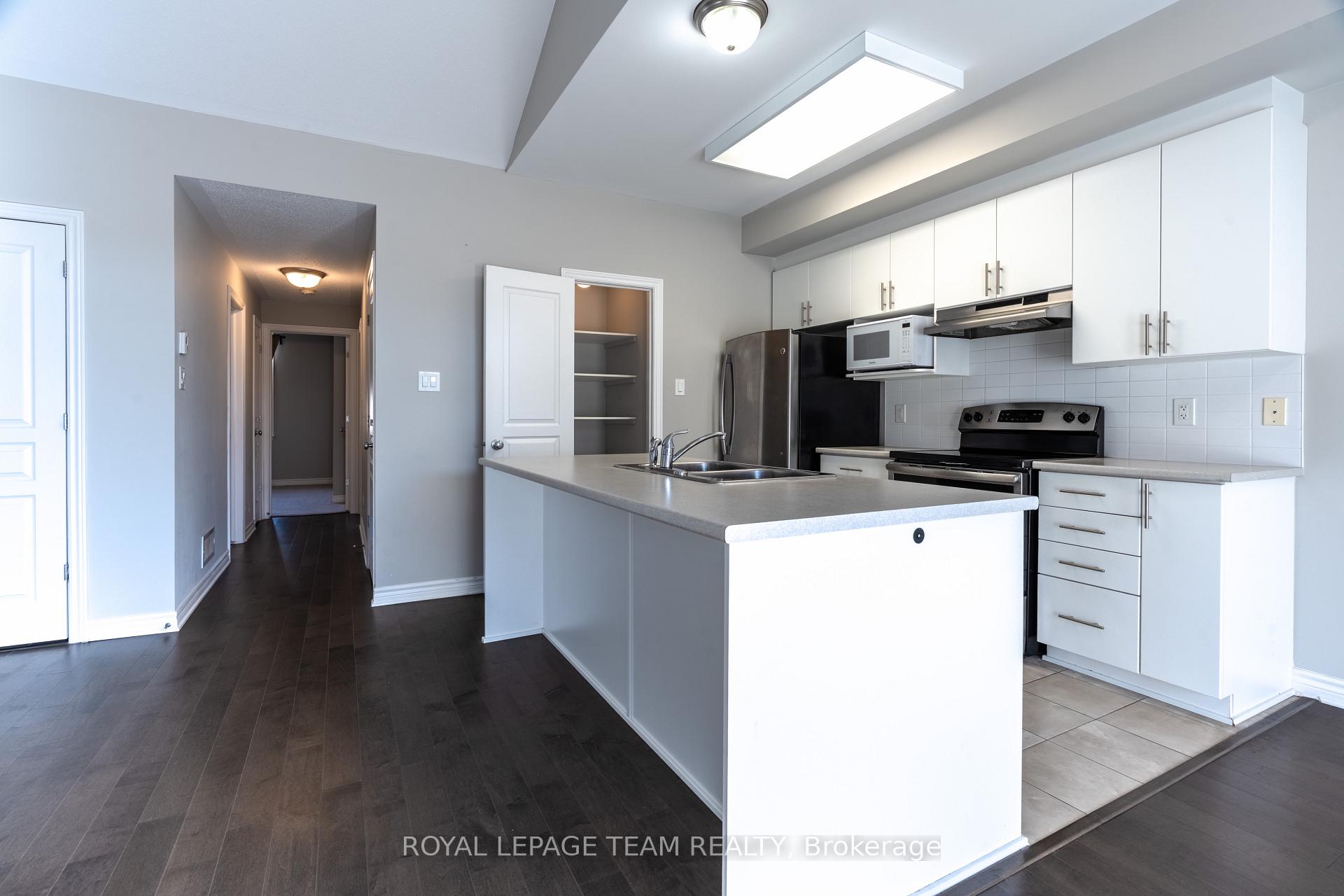 Photo 5 of Unit G, 1011 Beryl Private, Ottawa, Riverside South/Gloucester Glen — HOMEH