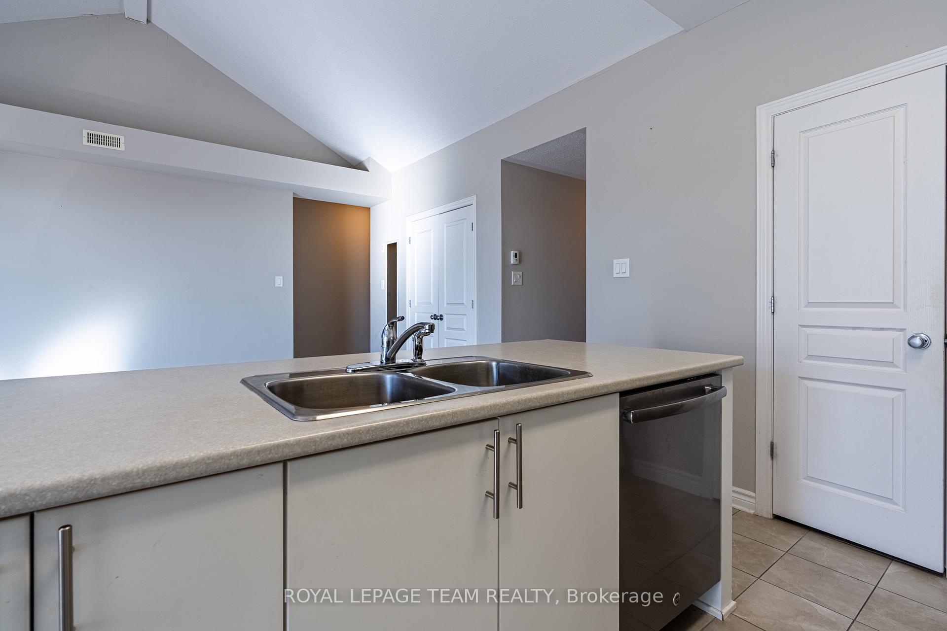 Photo 8 of Unit G, 1011 Beryl Private, Ottawa, Riverside South/Gloucester Glen — HOMEH