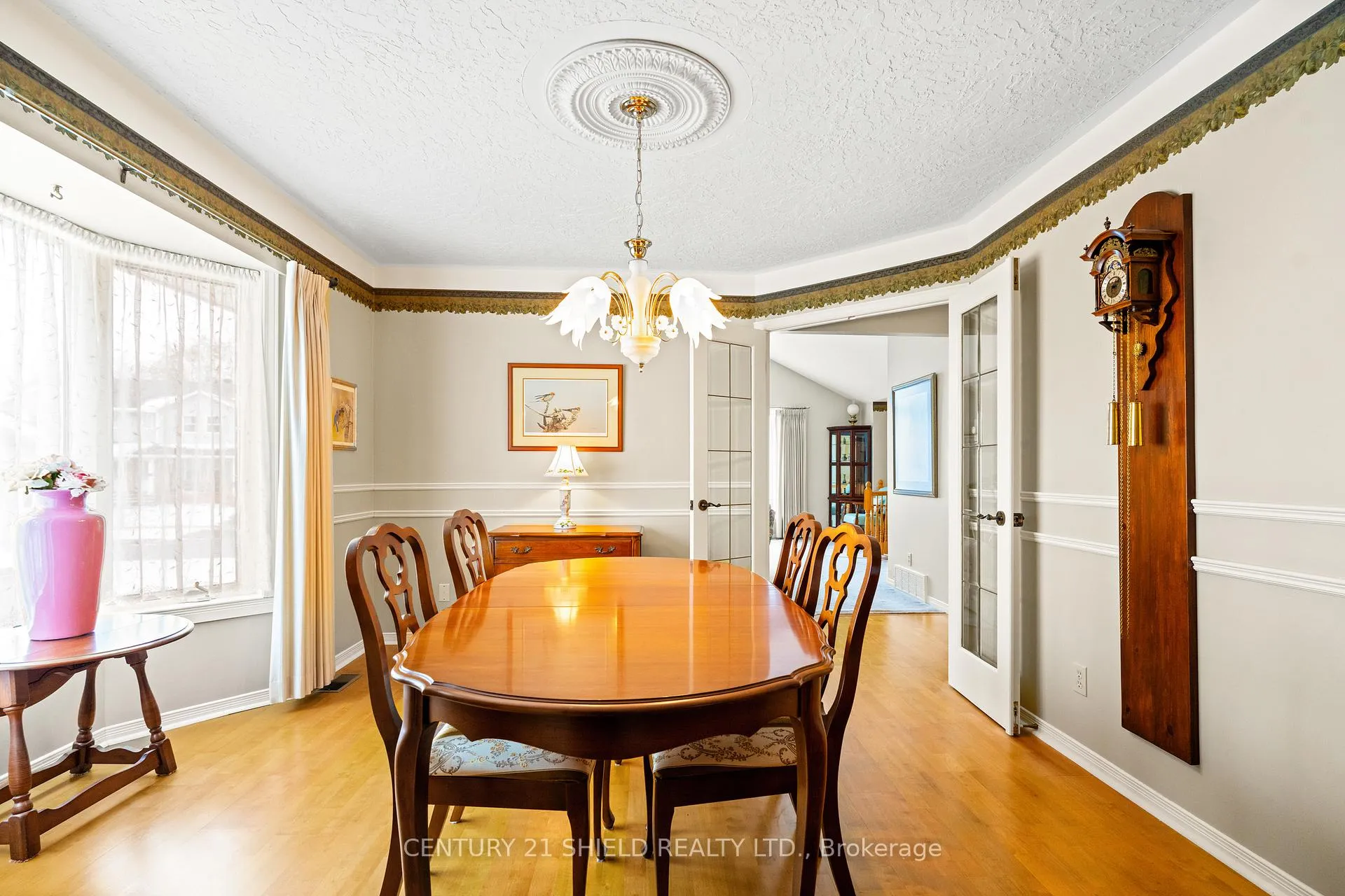 Photo 23 of 34 Wellington Street E, Cornwall — HOMEH