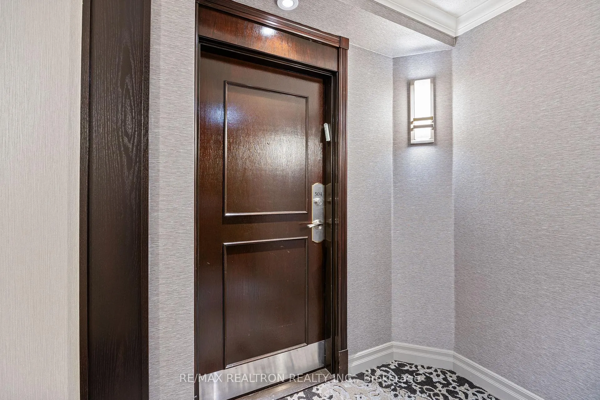 Photo 2 of Unit 504, 8 Covington Road, Toronto, Englemount-Lawrence — HOMEH