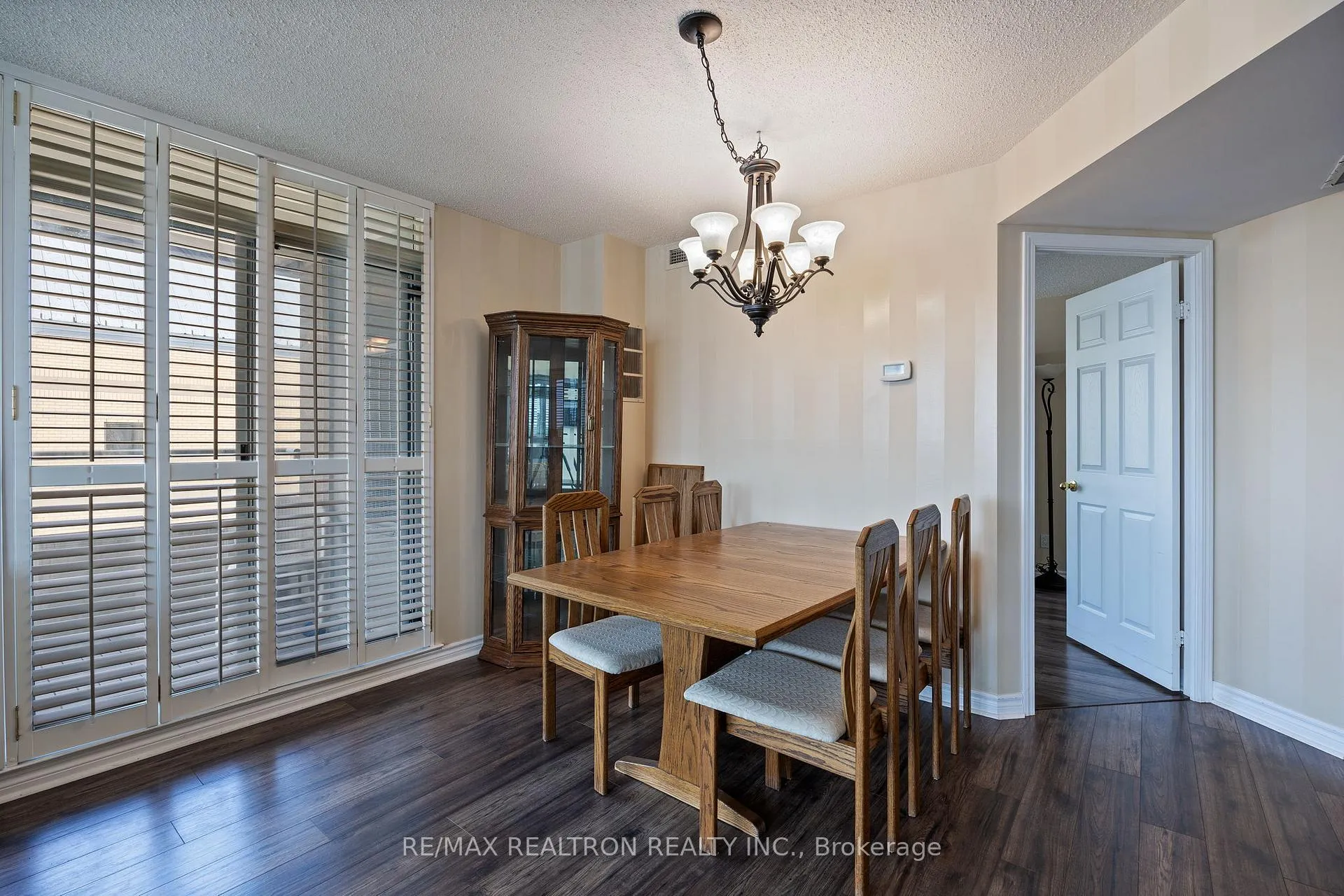 Photo 6 of Unit 504, 8 Covington Road, Toronto, Englemount-Lawrence — HOMEH