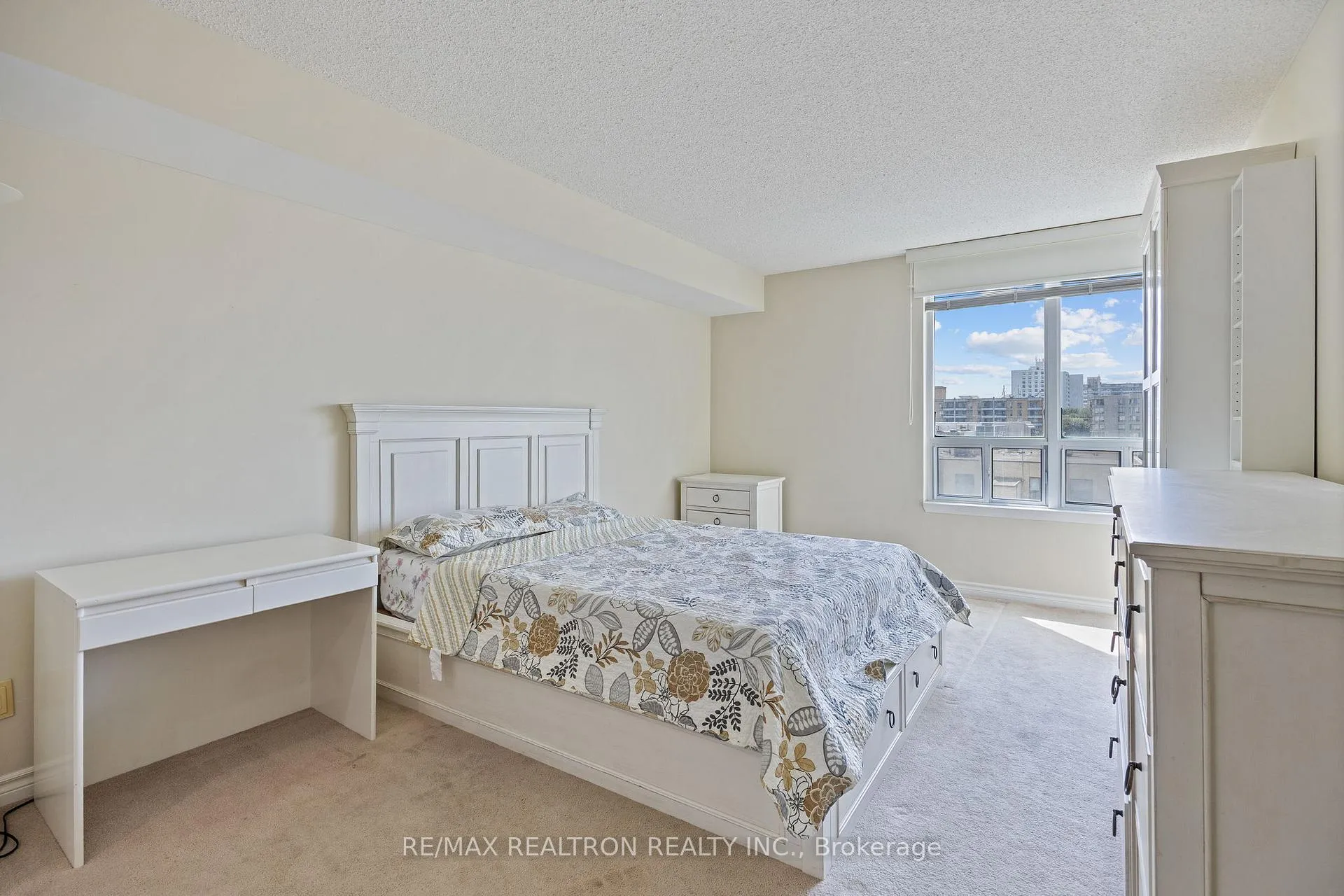 Photo 9 of Unit 504, 8 Covington Road, Toronto, Englemount-Lawrence — HOMEH