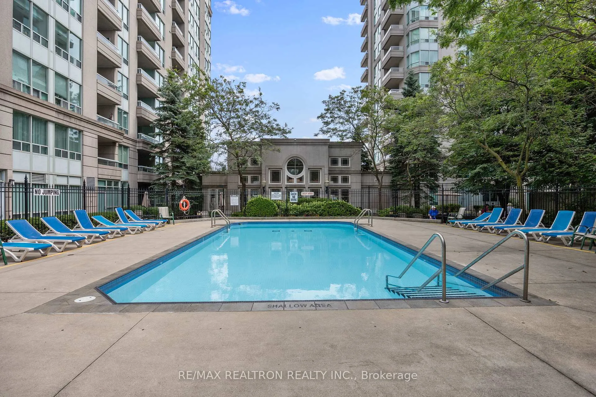 Photo 14 of Unit 504, 8 Covington Road, Toronto, Englemount-Lawrence — HOMEH