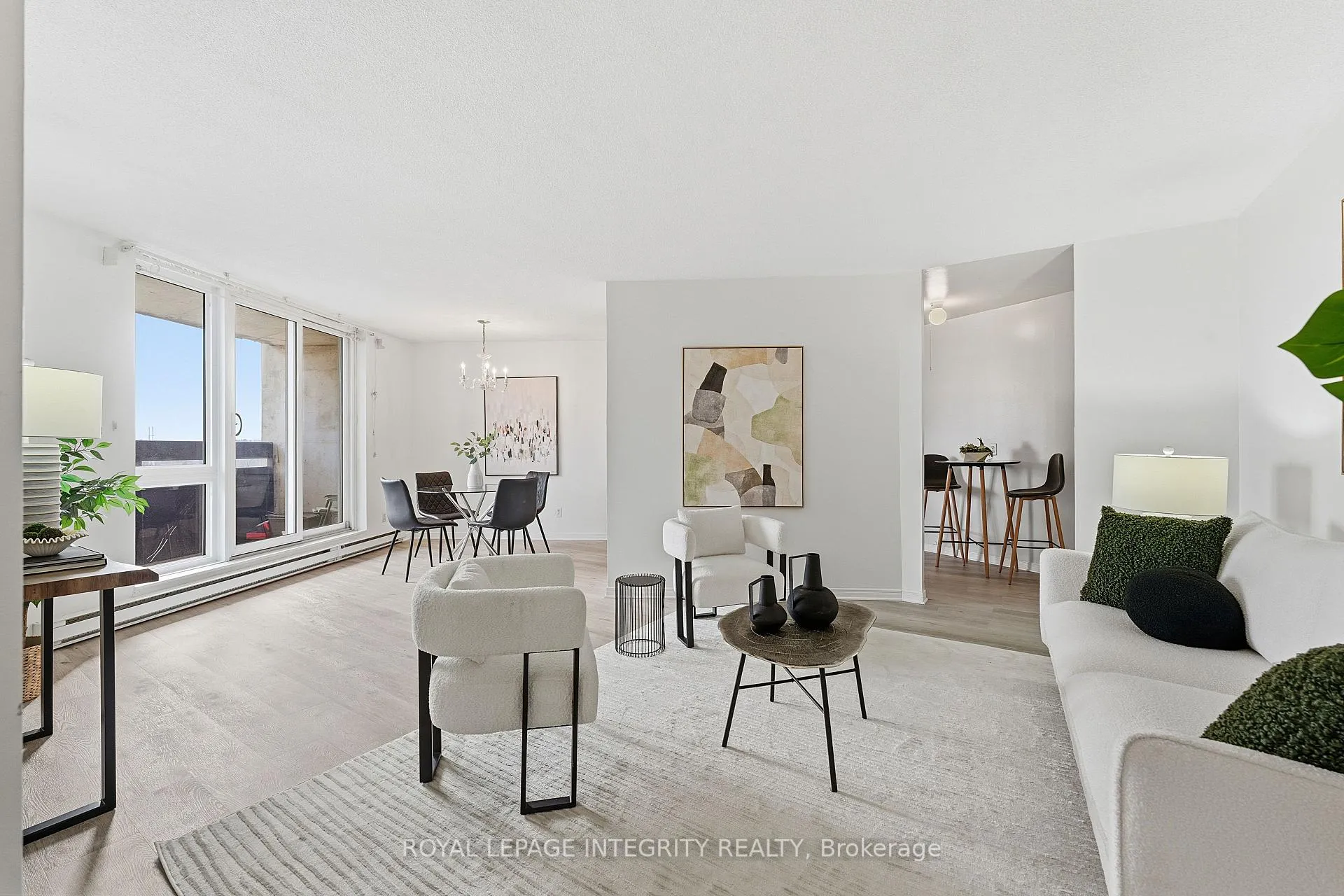 Photo 3 of Unit 401, 2000 Jasmine Crescent, Ottawa, Beacon Hill South — HOMEH