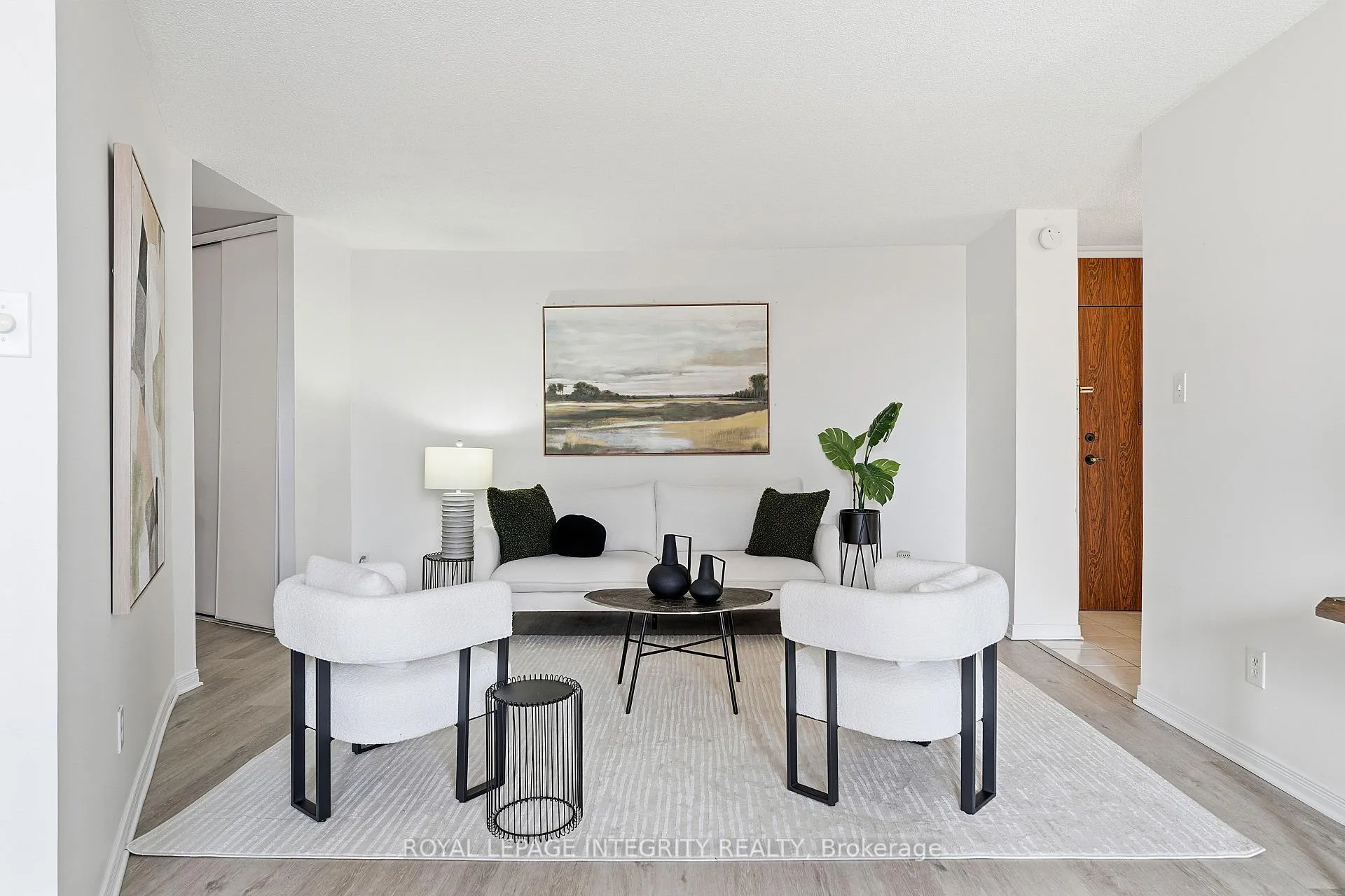 Photo 5 of Unit 401, 2000 Jasmine Crescent, Ottawa, Beacon Hill South — HOMEH