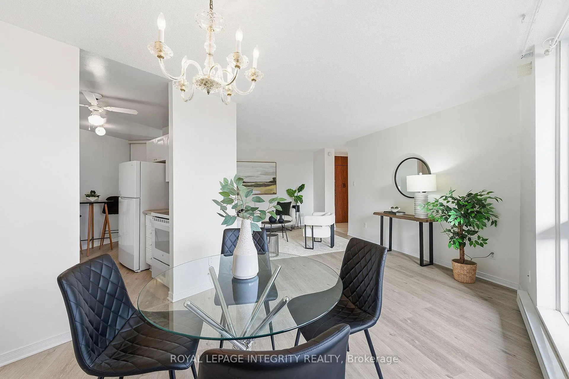 Photo 8 of Unit 401, 2000 Jasmine Crescent, Ottawa, Beacon Hill South — HOMEH