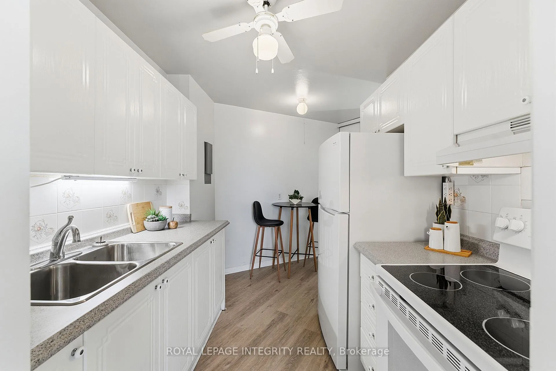 Photo 9 of Unit 401, 2000 Jasmine Crescent, Ottawa, Beacon Hill South — HOMEH