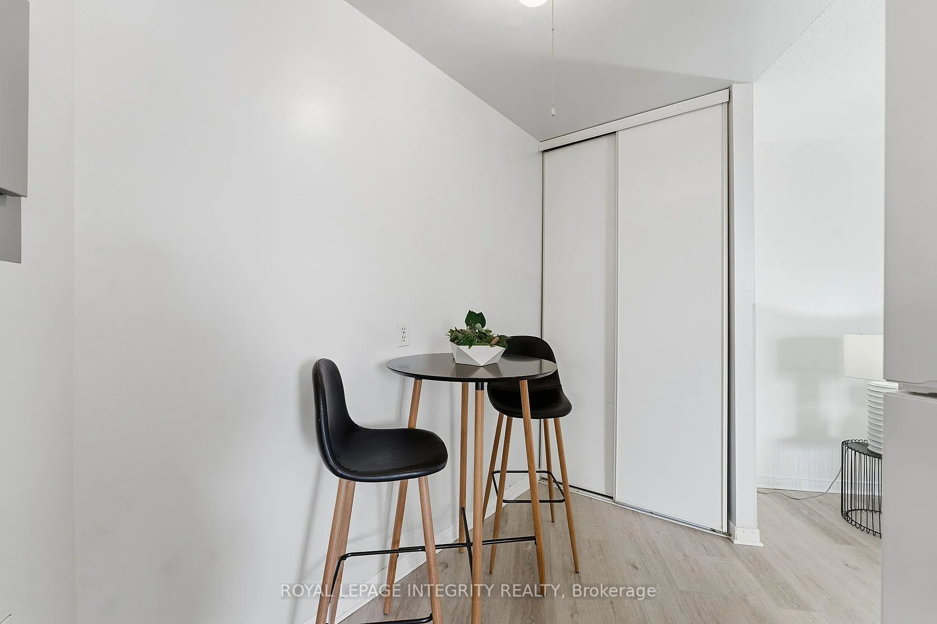 Photo 10 of Unit 401, 2000 Jasmine Crescent, Ottawa, Beacon Hill South — HOMEH