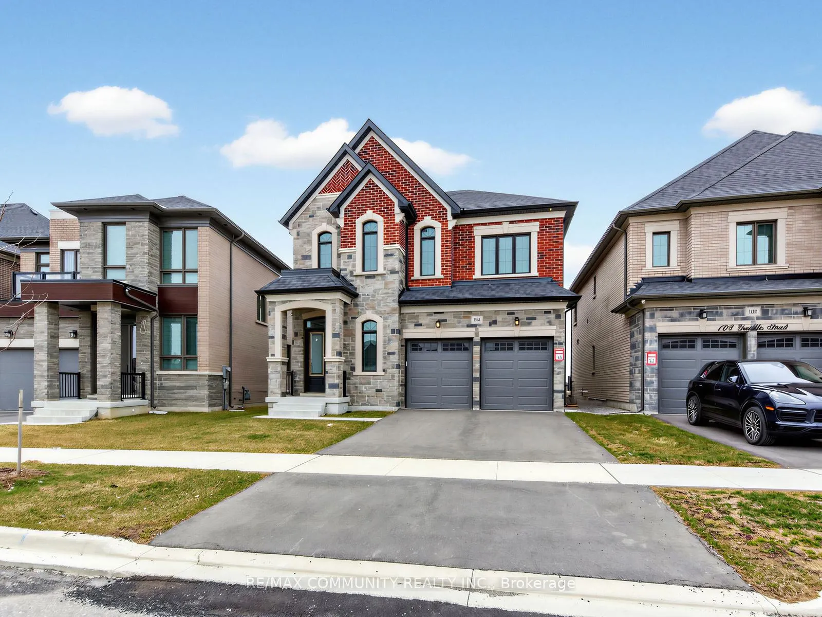 Photo 3 of 104 Greville Street E, Vaughan, Vellore Village — HOMEH