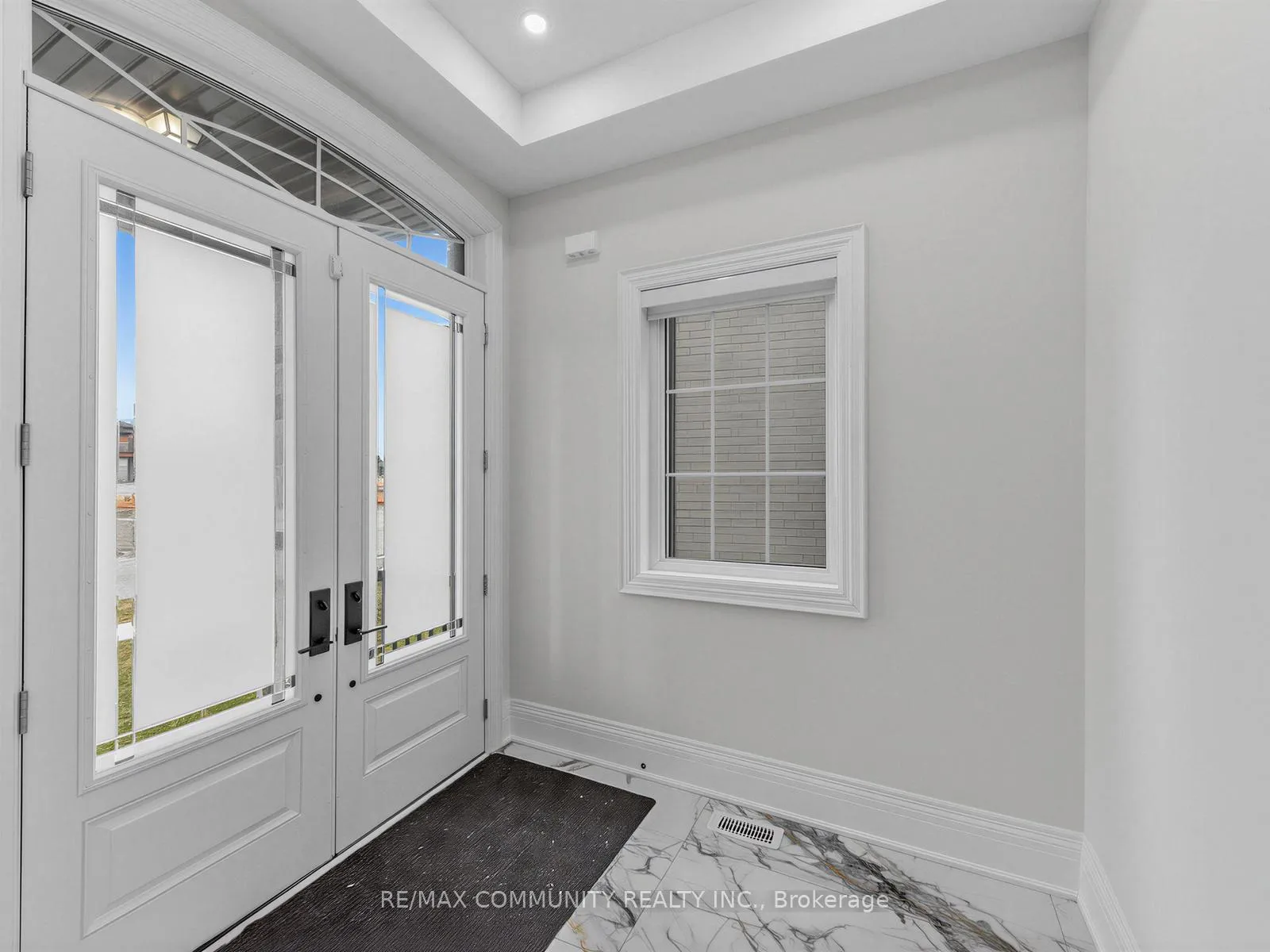 Photo 4 of 104 Greville Street E, Vaughan, Vellore Village — HOMEH
