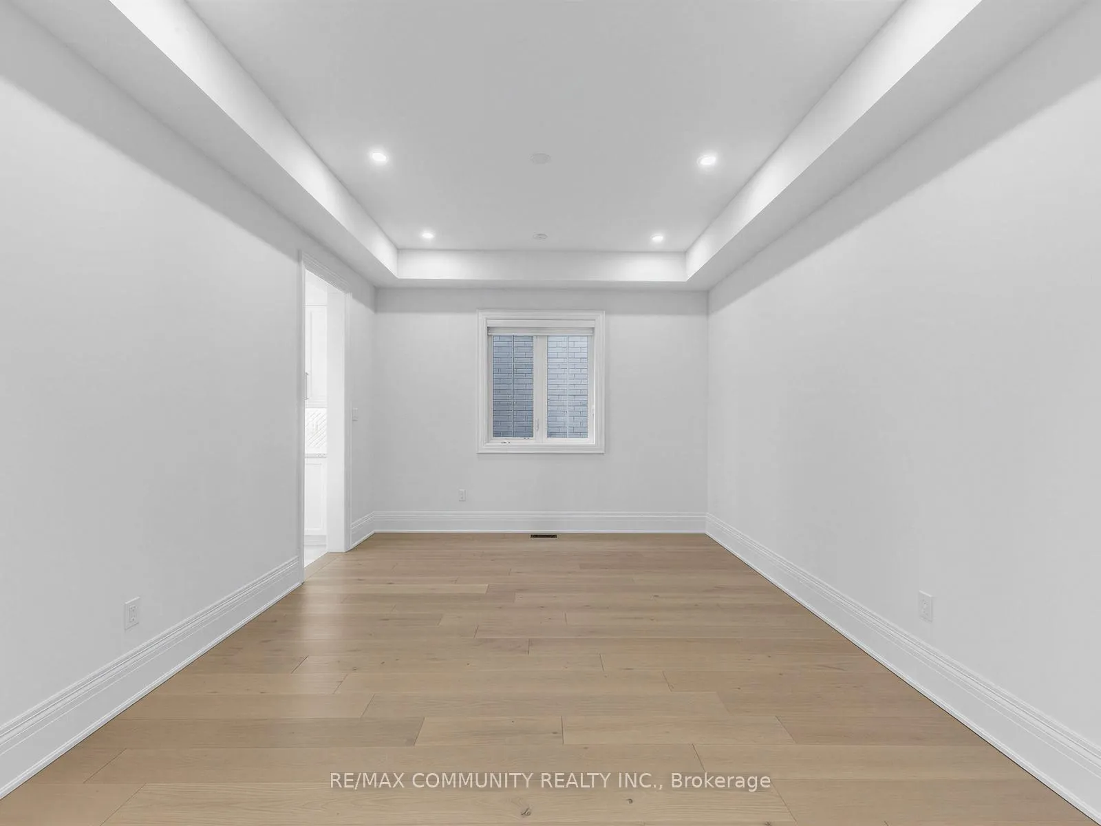 Photo 5 of 104 Greville Street E, Vaughan, Vellore Village — HOMEH