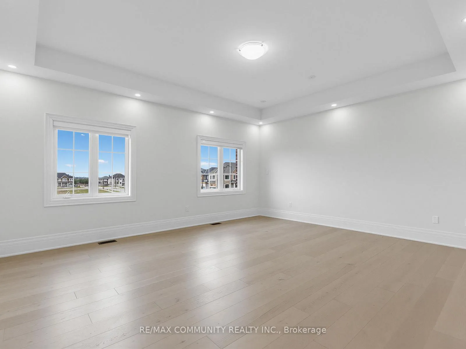 Photo 15 of 104 Greville Street E, Vaughan, Vellore Village — HOMEH
