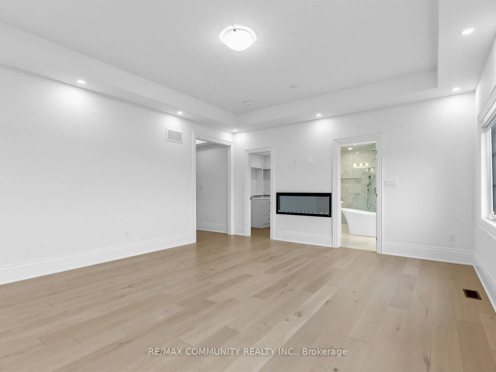 Photo 16 of 104 Greville Street E, Vaughan, Vellore Village — HOMEH