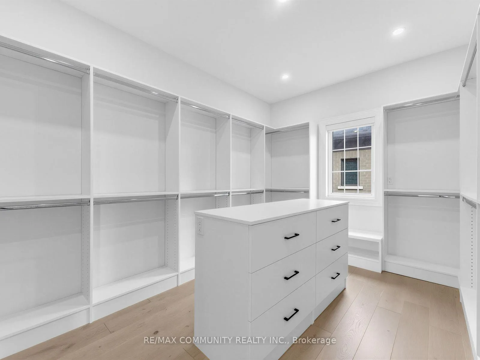 Photo 17 of 104 Greville Street E, Vaughan, Vellore Village — HOMEH
