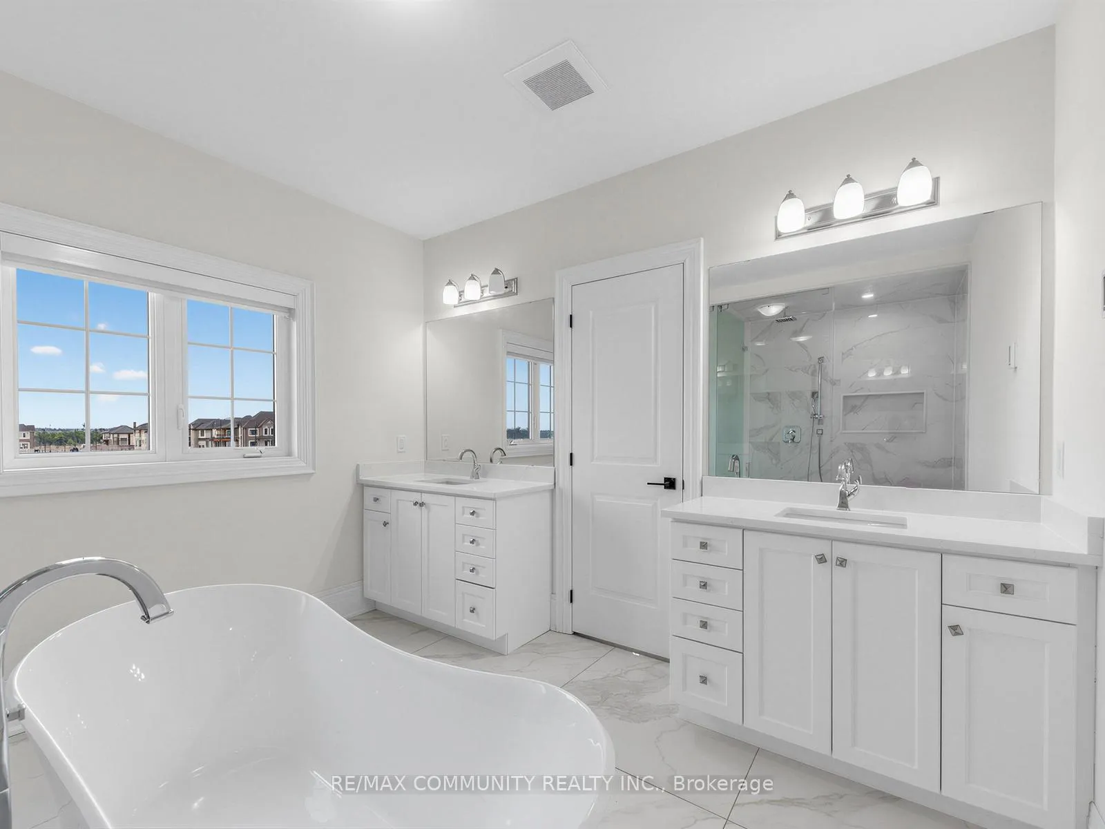 Photo 19 of 104 Greville Street E, Vaughan, Vellore Village — HOMEH