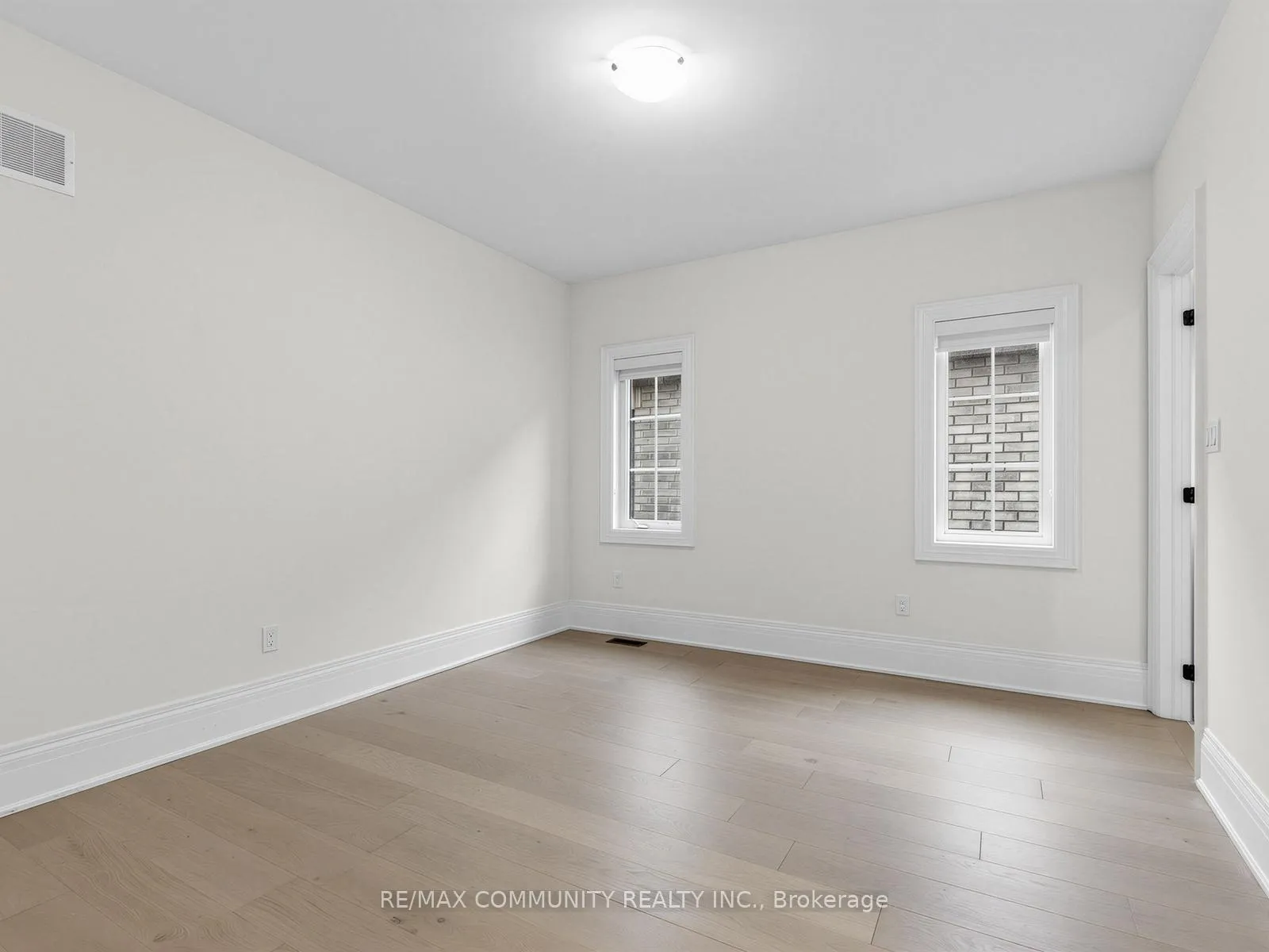 Photo 20 of 104 Greville Street E, Vaughan, Vellore Village — HOMEH