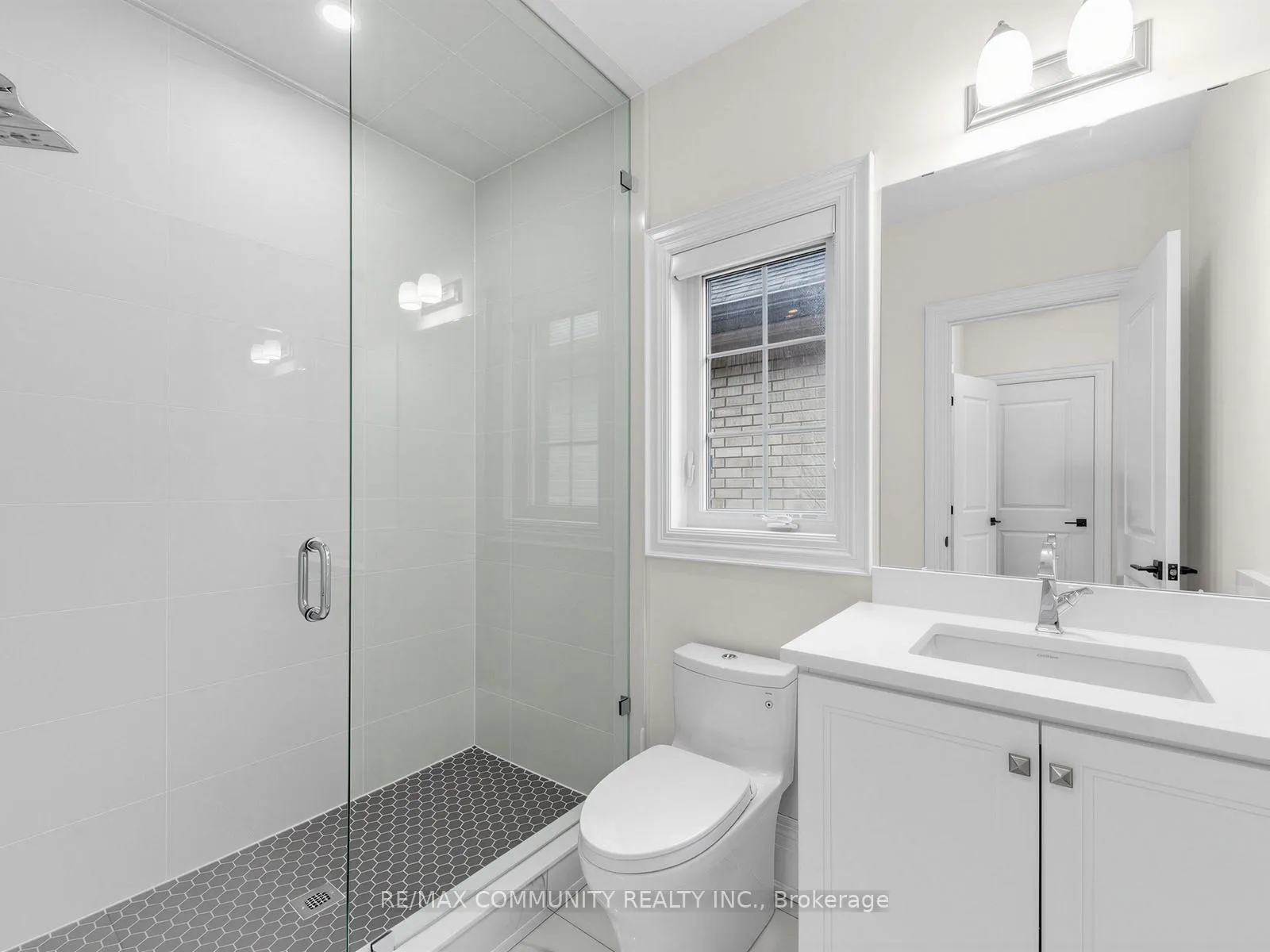 Photo 25 of 104 Greville Street E, Vaughan, Vellore Village — HOMEH