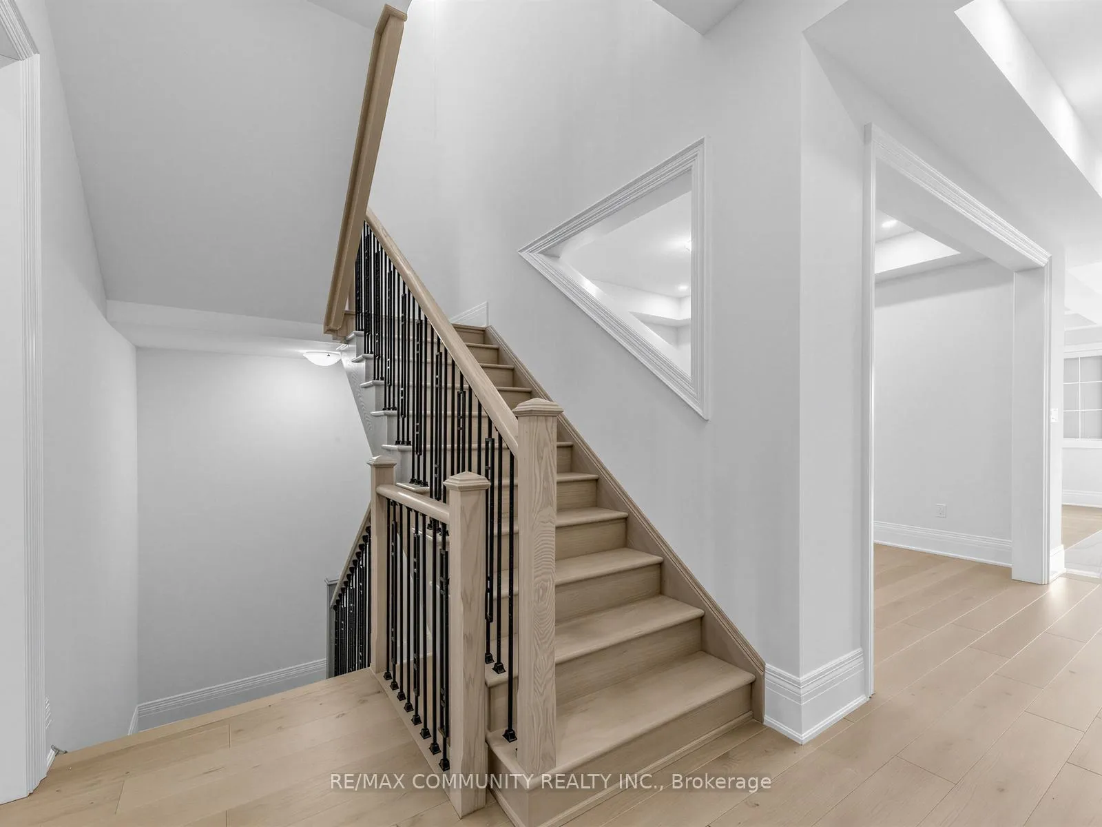Photo 30 of 104 Greville Street E, Vaughan, Vellore Village — HOMEH