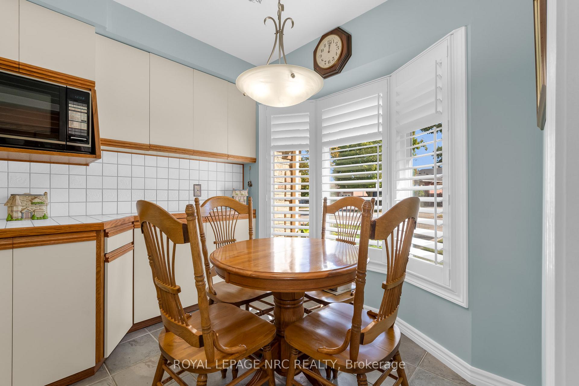 Photo 6 of Unit 3, 15 Ellington Avenue, Hamilton, Stoney Creek — HOMEH
