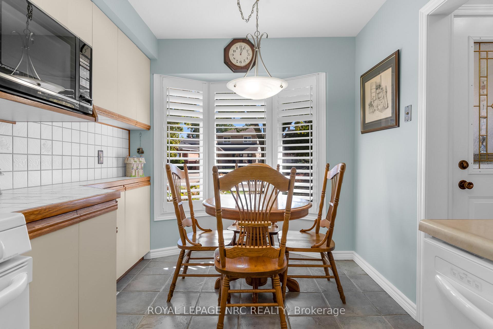 Photo 7 of Unit 3, 15 Ellington Avenue, Hamilton, Stoney Creek — HOMEH