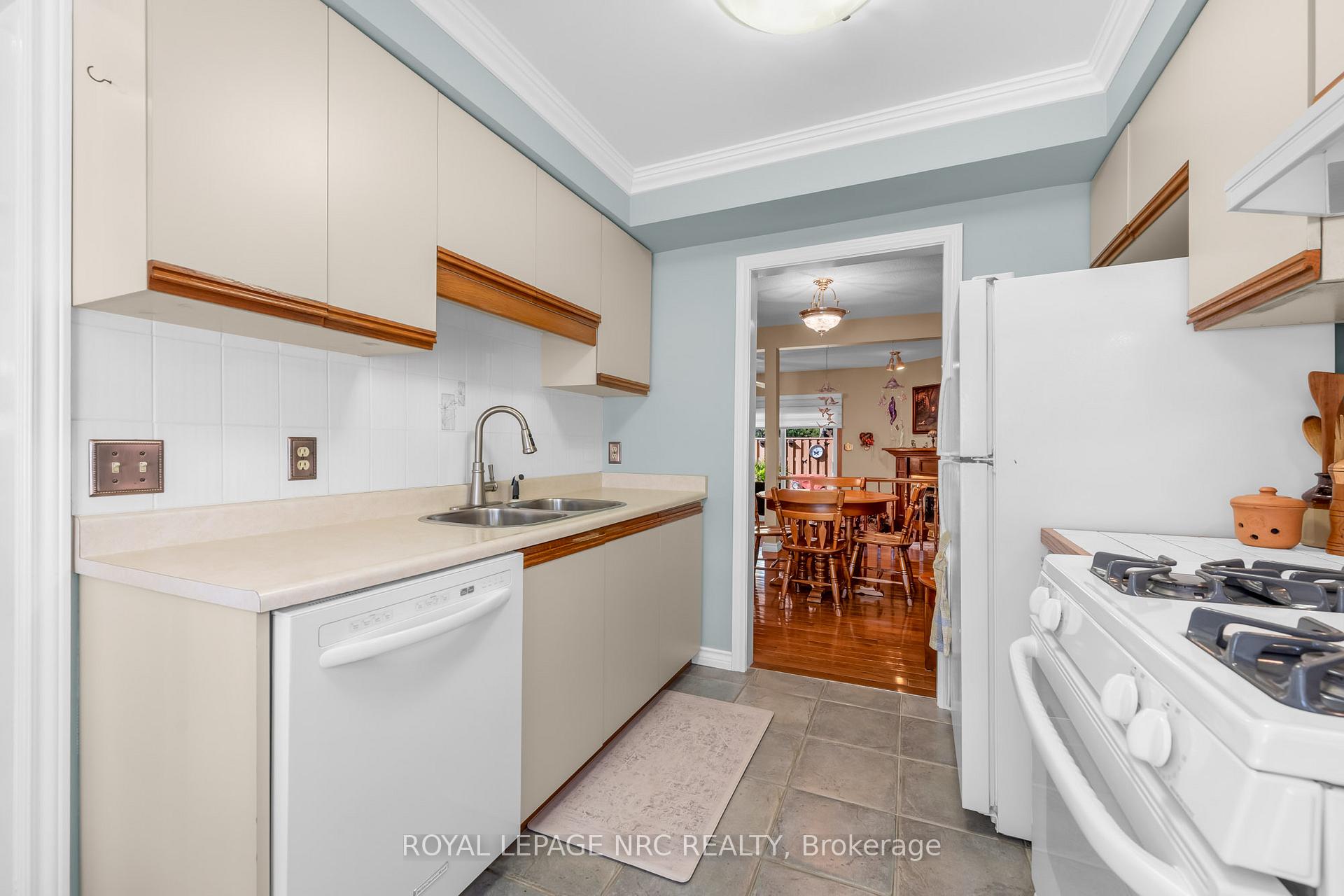 Photo 9 of Unit 3, 15 Ellington Avenue, Hamilton, Stoney Creek — HOMEH