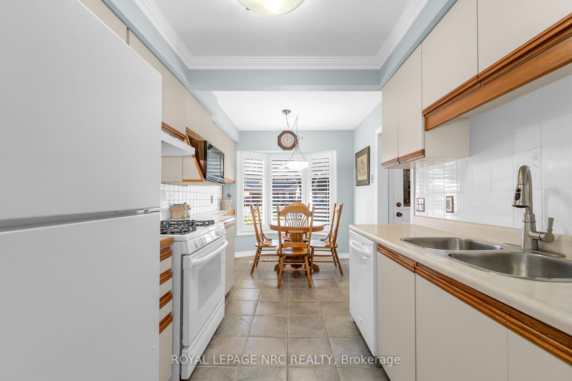 Photo 10 of Unit 3, 15 Ellington Avenue, Hamilton, Stoney Creek — HOMEH