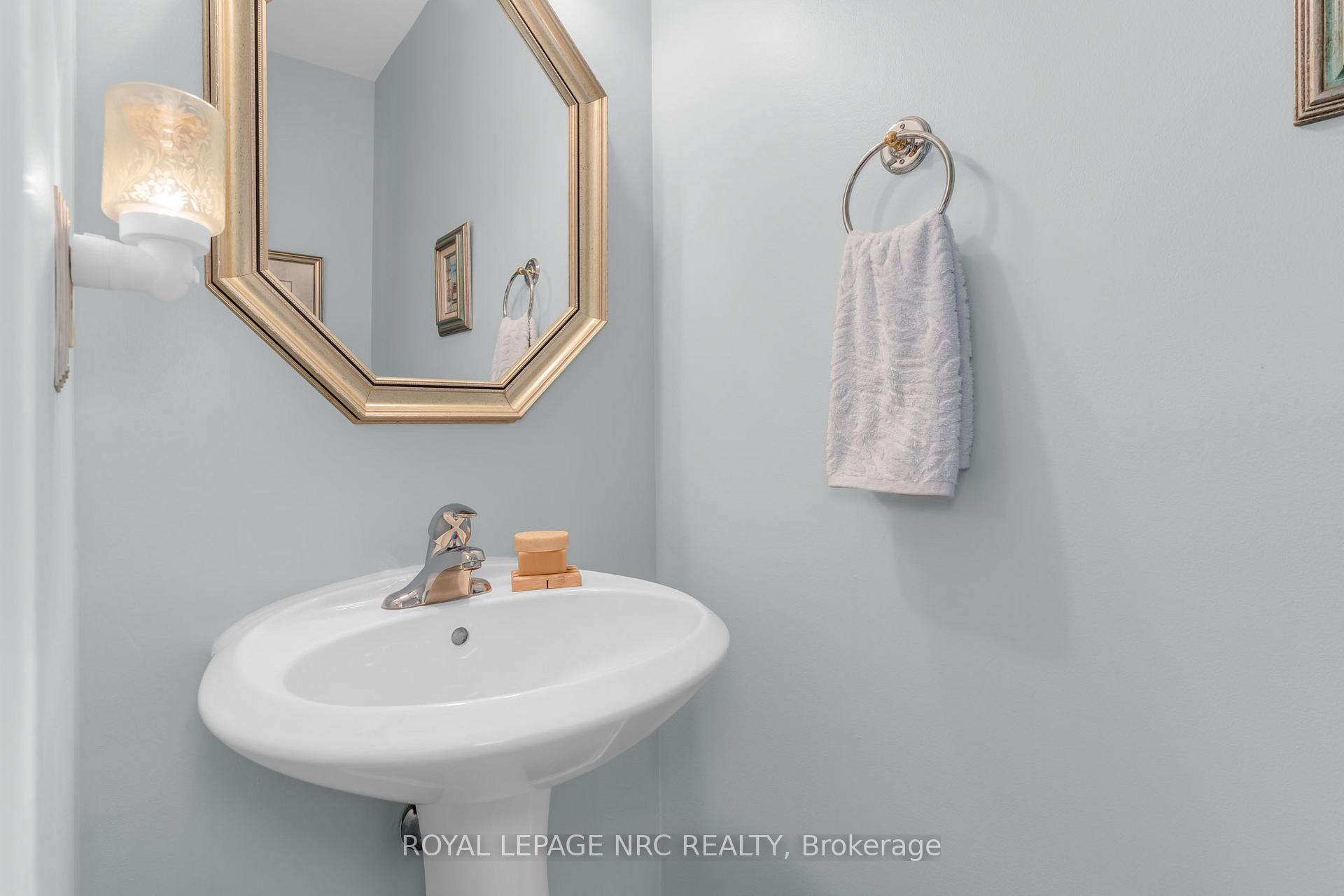 Photo 18 of Unit 3, 15 Ellington Avenue, Hamilton, Stoney Creek — HOMEH
