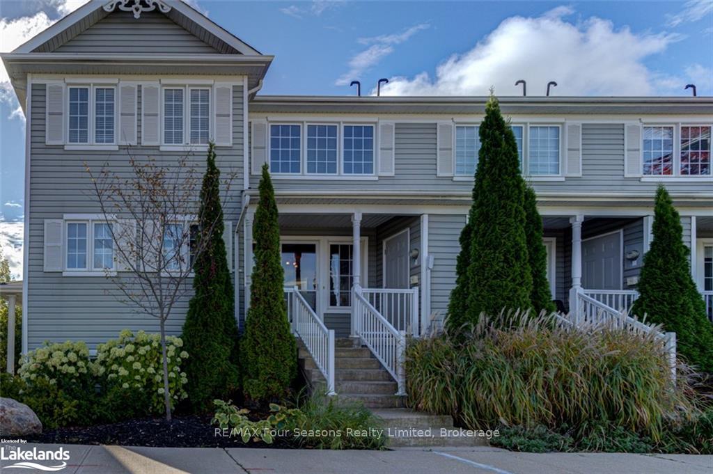Photo 2 of 4 Royalton Lane, Collingwood — HOMEH