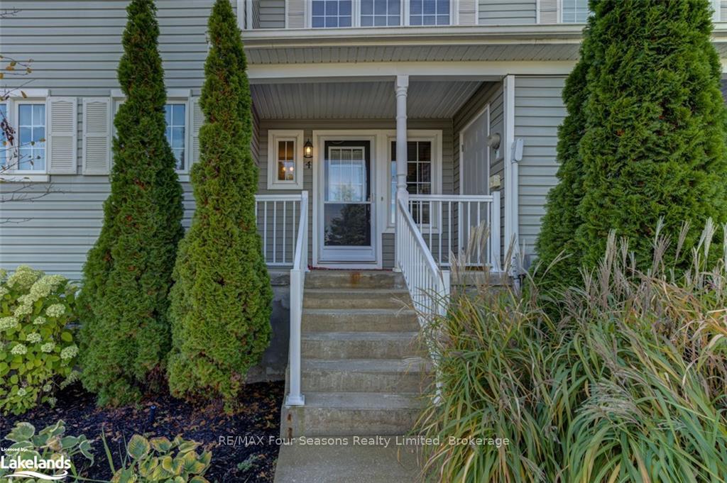 Photo 3 of 4 Royalton Lane, Collingwood — HOMEH