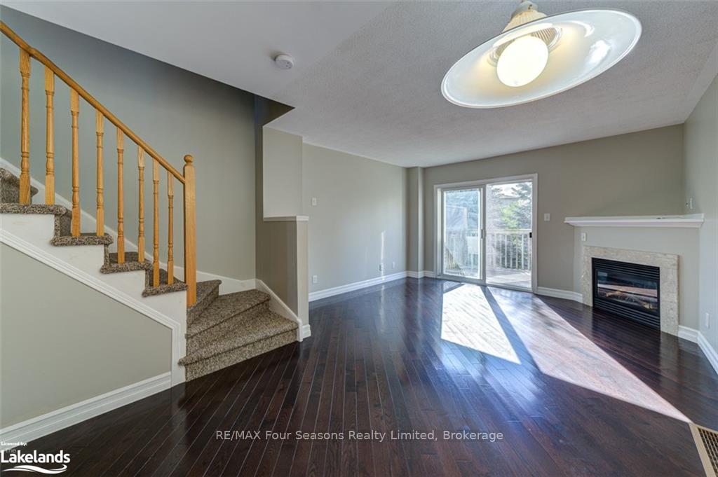 Photo 16 of 4 Royalton Lane, Collingwood — HOMEH