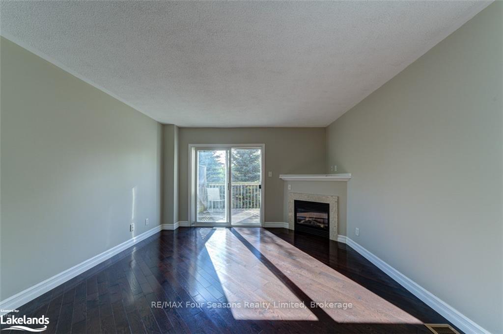 Photo 17 of 4 Royalton Lane, Collingwood — HOMEH