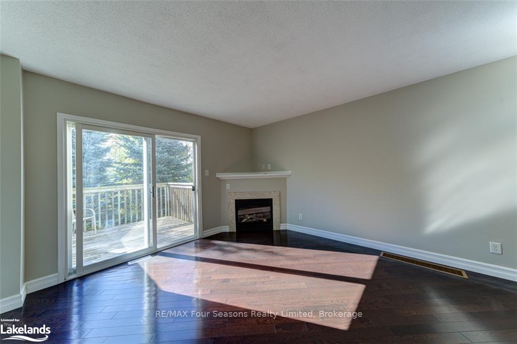 Photo 18 of 4 Royalton Lane, Collingwood — HOMEH