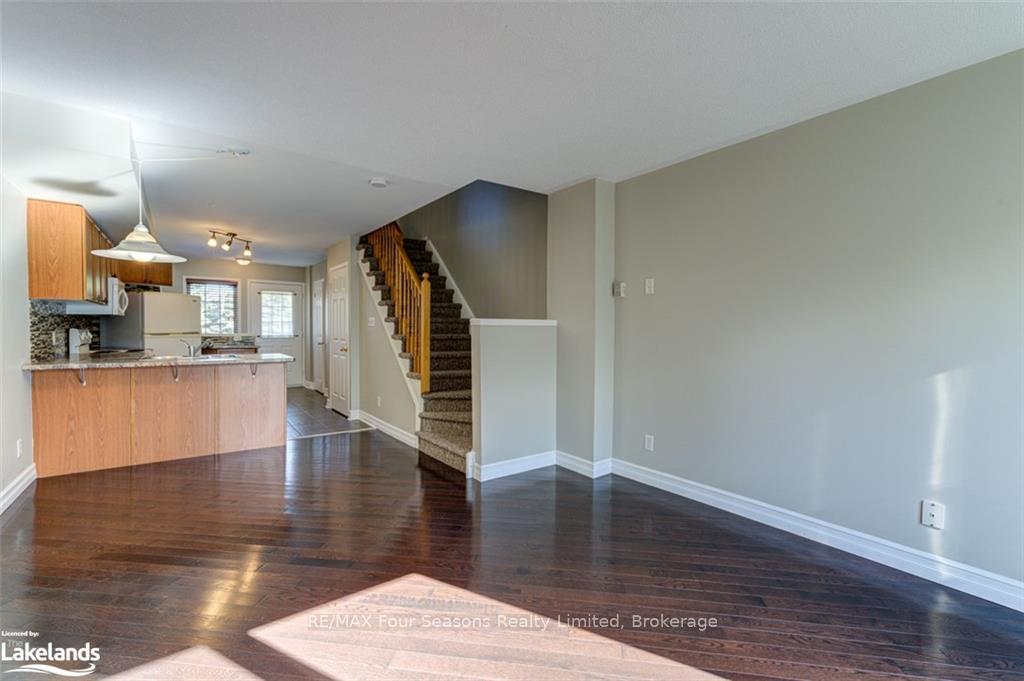 Photo 20 of 4 Royalton Lane, Collingwood — HOMEH