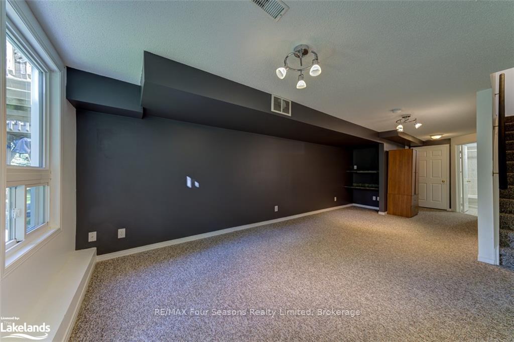 Photo 30 of 4 Royalton Lane, Collingwood — HOMEH
