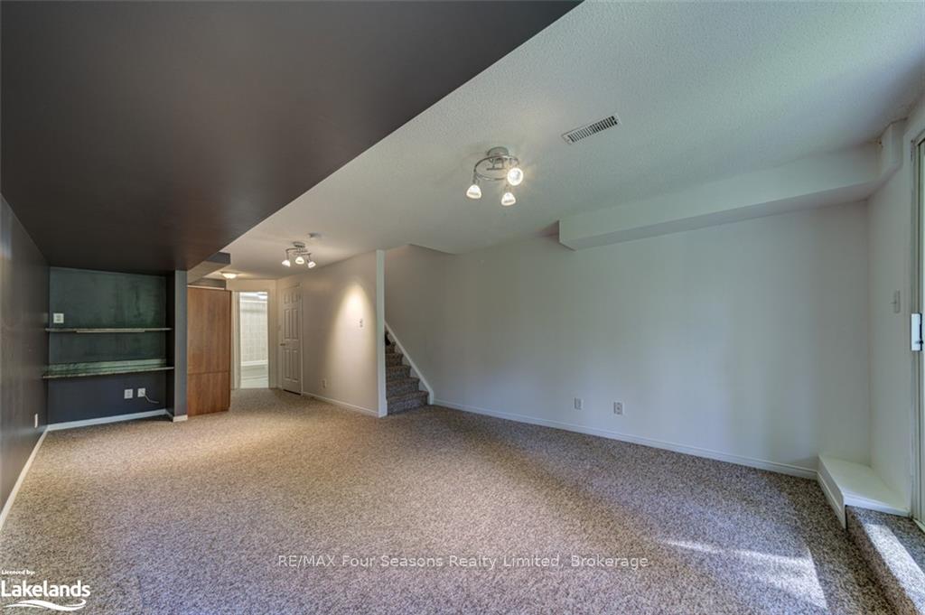 Photo 31 of 4 Royalton Lane, Collingwood — HOMEH