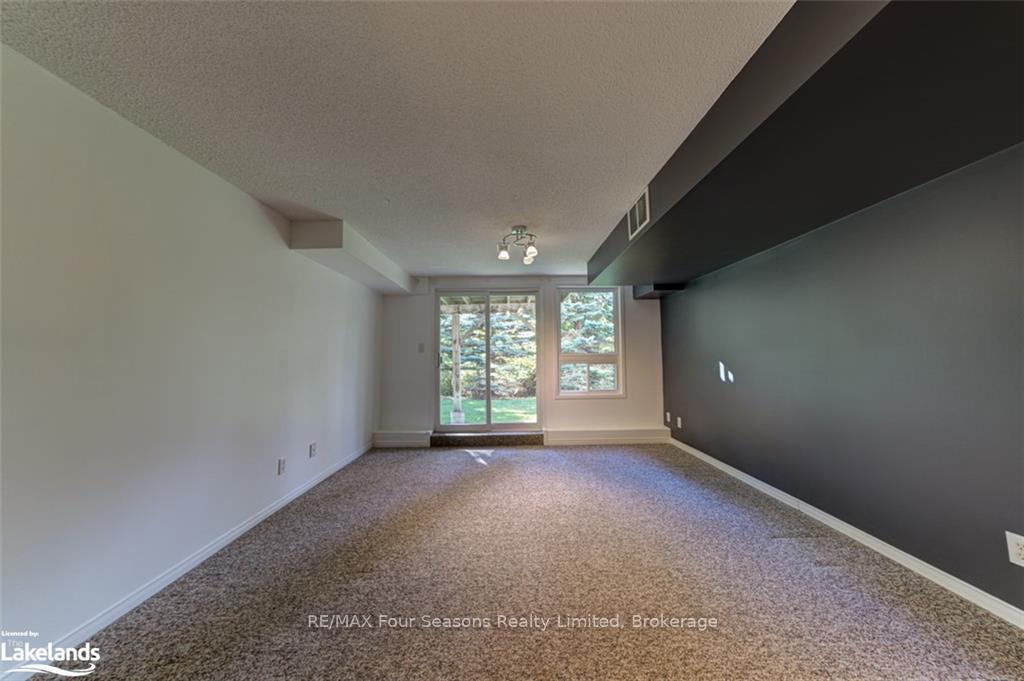 Photo 32 of 4 Royalton Lane, Collingwood — HOMEH