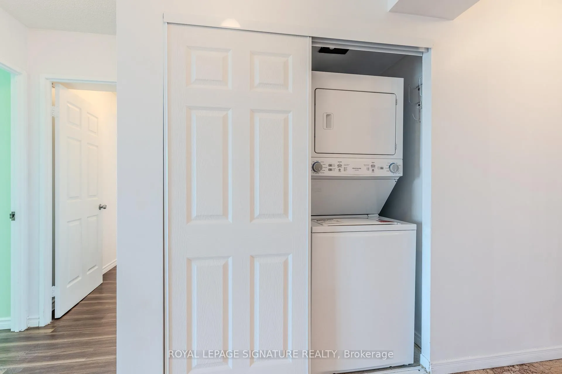 Photo 7 of Unit 1203, 1 Lee Centre Drive, Scarborough, Woburn — HOMEH